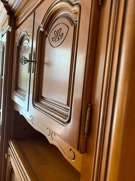 Vanzare biblioteca, canapea cu fotolii, comoda TV